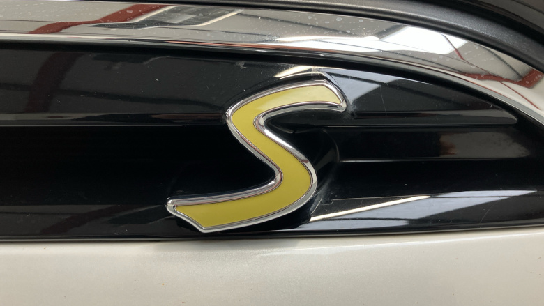 MINI Hatchback 135kW Cooper S Level 2 33kWh 3dr Auto Electric Hatchback